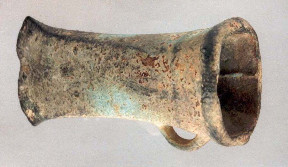 Bronze Age Axe found in Bourne Hall Lake 